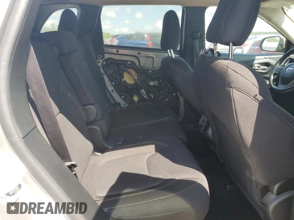 2016 Jeep Cherokee Latitude z VIN 1C4PJLCS9GW161125, wystawiony jako Copart lot #61339145 z przebiegiem 244 966 mil mil oraz Szkoda całkowita • Salvage title. Historia ofert i sprzedaży dostępna na DreamBid. Obrazek 10.