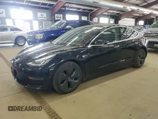 2018 Tesla Model 3 Long Range Battery z VIN 5YJ3E1EB4JF144295, wystawiony jako Copart lot #58754715 z przebiegiem 63 569 mil mil oraz Tytuł czysty. Historia ofert i sprzedaży dostępna na DreamBid. Obrazek 1.