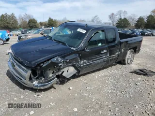 2013 Chevrolet Silverado 1500 LT with VIN 1GCRCSE0XDZ284645, listed as a Copart auction lot 50033945 with 138,053 mi miles and Salvage Title. Bid and sale history available at DreamBid. Image 1.