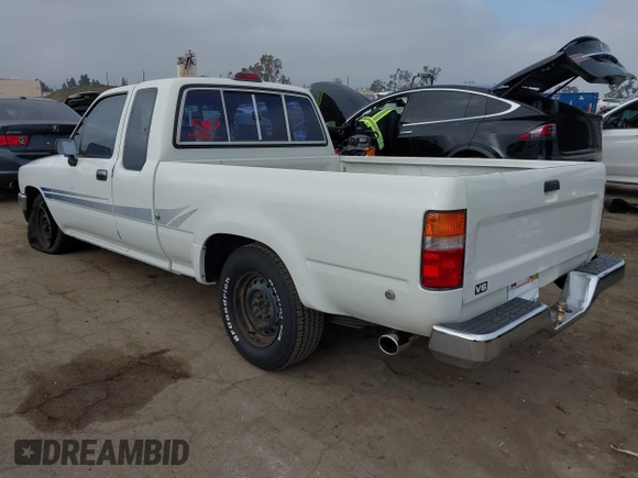1994 Toyota Pickup with VIN JT4VN93D8R5040210, listed as a IAAI auction lot 42074313 with 175,515 mi miles and . Bid and sale history available at DreamBid. Image 3.
