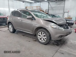 2011 Nissan Murano SV z VIN JN8AZ1MW1BW170144, wystawiony jako IAAI lot #40907965 z przebiegiem 137 791 mil mil oraz . Historia ofert i sprzedaży dostępna na DreamBid. Obrazek 1.