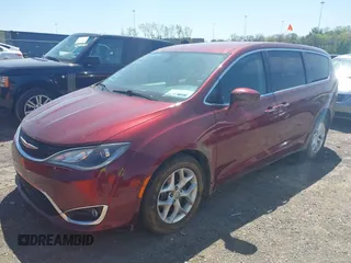 2020 Chrysler Pacifica Touring with VIN 2C4RC1FG5LR104163, listed as a IAAI auction lot 42018070 with 188,386 mi miles and . Bid and sale history available at DreamBid. Image 2.