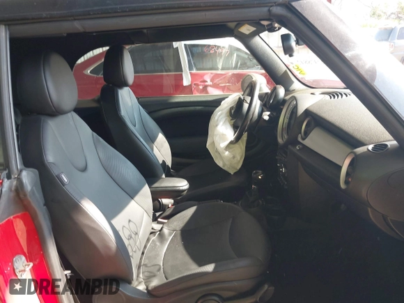 2014 MINI Convertible с VIN WMWZN3C59ET569675, выставлен на аукционе IAAI как лот 42378842 с пробегом 70 352 миль миль и . История ставок и продаж доступна на DreamBid. Изображение 5.