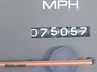 1990 Isuzu Pickup S z VIN JAACL11L6L7206171, wystawiony jako IAAI lot #42214364 z przebiegiem 75 057 mil mil oraz . Historia ofert i sprzedaży dostępna na DreamBid. Obrazek 15.