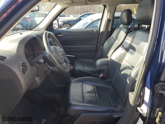 2016 Jeep Patriot Latitude with VIN 1C4NJRFB8GD632392, listed as a Copart auction lot 85524584 with 93,067 mi miles and Clean Title. Bid and sale history available at carsss.com. Image 7.