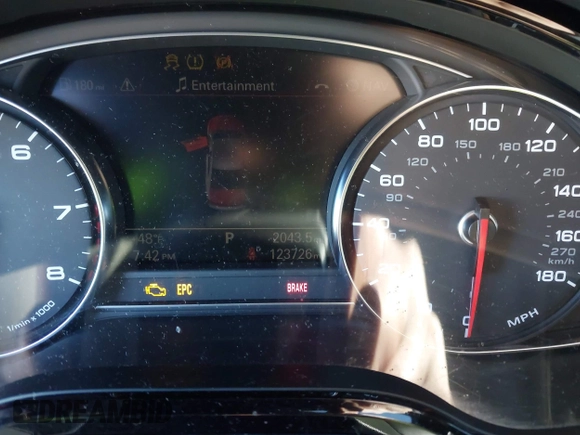 2011 Audi A8 z VIN WAURVAFD6BN019339, wystawiony jako IAAI lot #41560306 z przebiegiem 123 726 mil mil oraz . Historia ofert i sprzedaży dostępna na DreamBid. Obrazek 7.