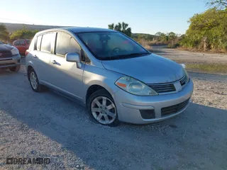 2008 Nissan Versa 1.8 S with VIN 3N1BC13E88L442183, listed as a IAAI auction lot 41841003 with 185,759 mi miles. Bid and sale history available at carsss.com. Image 1.