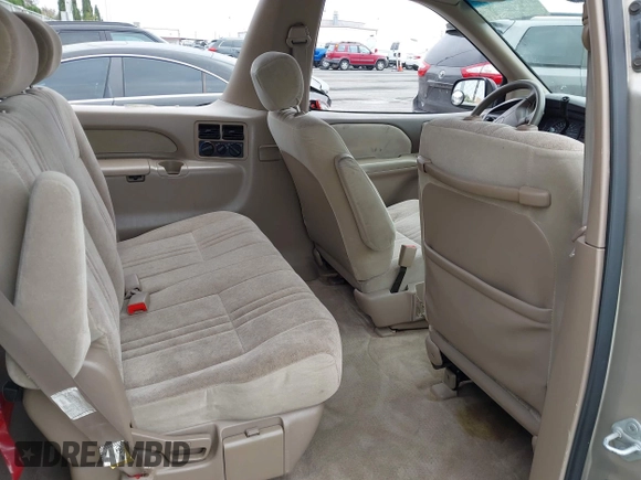 2000 Toyota Sienna CE z VIN 4T3GF19C0YU240639, wystawiony jako IAAI lot #42472106 z przebiegiem 142 456 mil mil oraz . Historia ofert i sprzedaży dostępna na DreamBid. Obrazek 8.