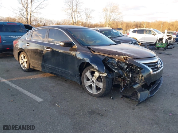 2013 Nissan Altima 2.5 SL with VIN 1N4AL3AP5DC246223, listed as a IAAI auction lot 41351155 with 139,298 mi miles. Bid and sale history available at carsss.com. Image 1.