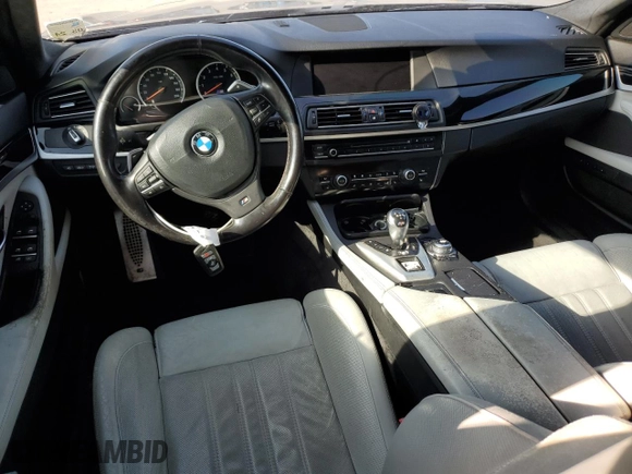 2013 BMW M5 with VIN WBSFV9C58DC772881, listed as a Copart auction lot 48230075 with 0 mi miles and Salvage Title. Bid and sale history available at carsss.com. Image 8.