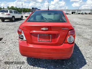 2012 Chevrolet Sonic LS z VIN 1G1JA5SH2C4174661, wystawiony jako Copart lot #56650635 z przebiegiem 128 258 mil mil oraz Szkoda całkowita • Salvage title. Historia ofert i sprzedaży dostępna na DreamBid. Obrazek 6.