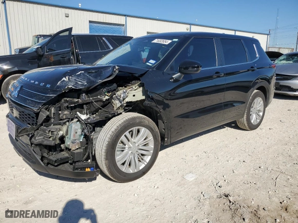2024 Mitsubishi Outlander ES with VIN JA4J4UA88RZ016339, listed as a Copart auction lot 71032654 with 10,004 mi miles and Salvage Title. Bid and sale history available at carsss.com. Image 1.
