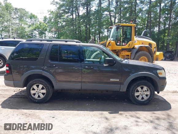 2006 Ford Explorer XLT z VIN 1FMEU73E36UB70375, wystawiony jako IAAI lot #42460992 z przebiegiem 177 637 mil mil oraz . Historia ofert i sprzedaży dostępna na DreamBid. Obrazek 13.