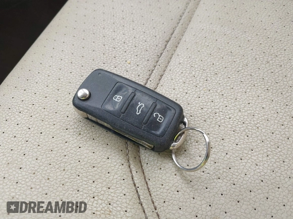 2012 Volkswagen Passat SE с VIN 1VWBH7A32CC075642, выставлен на аукционе IAAI как лот 41800570 с пробегом 187 180 миль миль и . История ставок и продаж доступна на DreamBid. Изображение 11.