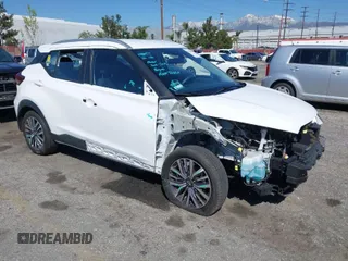 2022 Nissan Kicks SV with VIN 3N1CP5CVXNL496886, listed as a IAAI auction lot 41834899 with 23,395 mi miles. Bid and sale history available at carsss.com. Image 1.