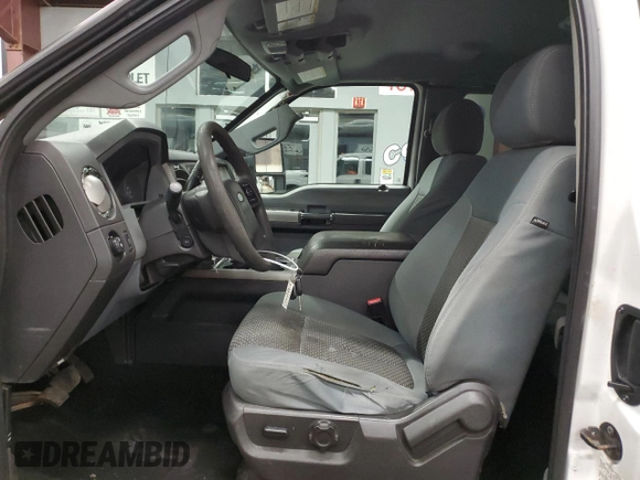 2013 Ford F-250 XL with VIN 1FT7X2B63DEA28620, listed as a Copart auction lot 82538854 with 266,804 mi miles and Clean Title. Bid and sale history available at DreamBid. Image 7.