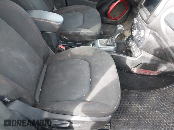 2018 Jeep Renegade Trailhawk с VIN ZACCJBCB8JPH54696, выставлен на аукционе IAAI как лот 41596364 с пробегом 19 016 миль миль и . История ставок и продаж доступна на DreamBid. Изображение 5.