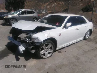 2014 Chrysler 300 z VIN 2C3CCAAG6EH223088, wystawiony jako IAAI lot #31400468 z przebiegiem 137 747 mil mil oraz . Historia ofert i sprzedaży dostępna na DreamBid. Obrazek 2.