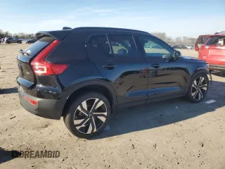 2023 Volvo XC40 Ultimate Dark Theme z VIN YV4L12UX9P2100106, wystawiony jako Copart lot #85582384 z przebiegiem 7 506 mil mil oraz Szkoda całkowita • Salvage title. Historia ofert i sprzedaży dostępna na DreamBid. Obrazek 3.