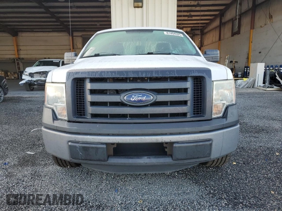 2012 Ford F-150 XL z VIN 1FTMF1CM9CKE38514, wystawiony jako Copart lot #61494525 z przebiegiem 255 155 mil mil oraz Czysty tytuł • Clean title. Historia ofert i sprzedaży dostępna na DreamBid. Obrazek 5.