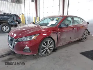 2020 Nissan Altima 2.5 SR with VIN 1N4BL4CV3LC282500, listed as a IAAI auction lot 38950394 with 61,401 mi miles. Bid and sale history available at carsss.com. Image 18.