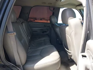 2004 Chevrolet Tahoe LT with VIN 1GNEC13ZX4R234118, listed as a IAAI auction lot 41840881 with 360,534 mi miles. Bid and sale history available at carsss.com. Image 8.