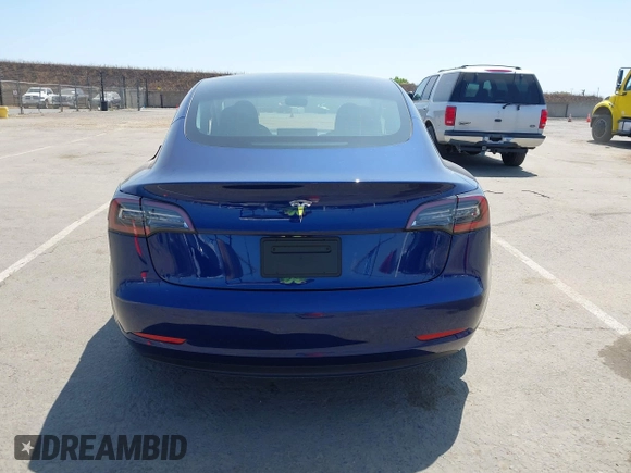 2023 Tesla Model 3 z VIN 5YJ3E1EA6PF547209, wystawiony jako IAAI lot #42511077 z przebiegiem 6 125 mil mil oraz . Historia ofert i sprzedaży dostępna na DreamBid. Obrazek 16.