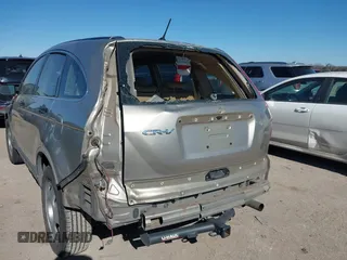 2007 Honda CR-V LX with VIN JHLRE38397C007842, listed as a IAAI auction lot 41411153 with 297,262 mi miles. Bid and sale history available at carsss.com. Image 6.