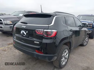 2025 Jeep Compass Latitude with VIN 3C4NJDBN1ST518028, listed as a IAAI auction lot 41096283 with 1,402 mi miles and . Bid and sale history available at DreamBid. Image 4.