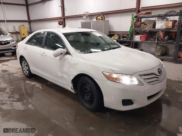 2011 Toyota Camry LE with VIN 4T4BF3EK5BR106945, listed as a IAAI auction lot 41558683 with 118,359 mi miles. Bid and sale history available at carsss.com. Image 1.