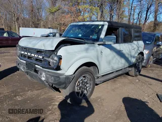 2023 Ford Bronco with VIN 1FMEE5BP0PLB92975, listed as a IAAI auction lot 41668612 with 7,846 mi miles. Bid and sale history available at carsss.com. Image 2.