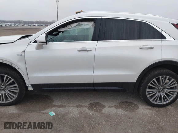 2024 Cadillac XT4 FWD Premium Luxury with VIN 1GYFZCR41RF220114, listed as a IAAI auction lot 41515009 with 6,465 mi miles and . Bid and sale history available at carsss.com. Image 14.