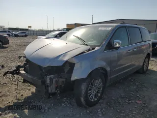 2014 Chrysler Town & Country Touring L z VIN 2C4RC1CG2ER374393, wystawiony jako Copart lot #53703935 z przebiegiem 160 267 mil mil oraz Szkoda całkowita • Salvage title. Historia ofert i sprzedaży dostępna na DreamBid. Obrazek 1.