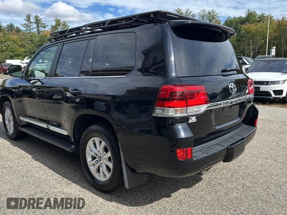 2017 Toyota Land Cruiser z VIN JTMCY7AJ7H4050517, wystawiony jako Copart lot #73833724 z przebiegiem 137 775 mil mil oraz Czysty tytuł • Clean title. Historia ofert i sprzedaży dostępna na DreamBid. Obrazek 3.