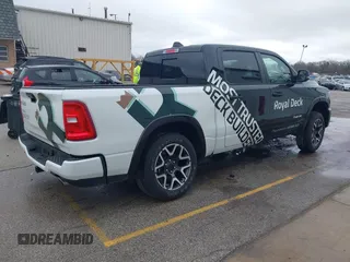 2025 Ram 1500 Laramie с VIN 1C6SRFJP2SN529640, выставлен на аукционе IAAI как лот 41718173 с пробегом 9 870 миль миль и . История ставок и продаж доступна на DreamBid. Изображение 4.