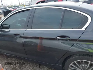 2019 BMW 5 Series 530i z VIN WBAJA5C52KBX87768, wystawiony jako IAAI lot #42029678 z przebiegiem 102 448 mil mil oraz . Historia ofert i sprzedaży dostępna na DreamBid. Obrazek 14.