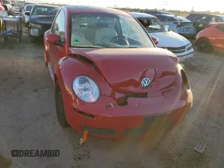 2010 Volkswagen New Beetle Coupe with VIN 3VWRW3AGXAM026393, listed as a Copart auction lot 80886254 with 0 mi miles and Salvage Title. Bid and sale history available at carsss.com. Image 5.