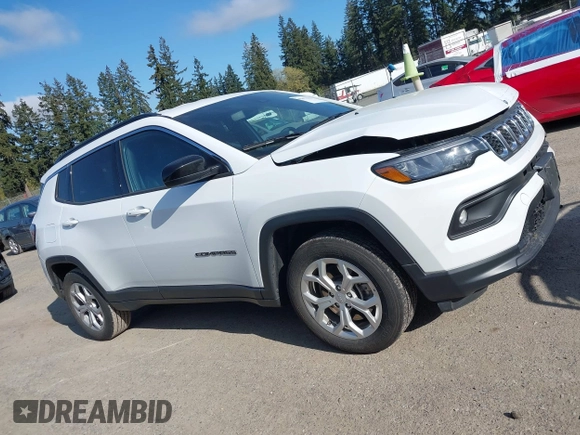 2024 Jeep Compass Latitude with VIN 3C4NJDBN1RT118139, listed as a IAAI auction lot 42053643 with 19,645 mi miles. Bid and sale history available at carsss.com. Image 13.