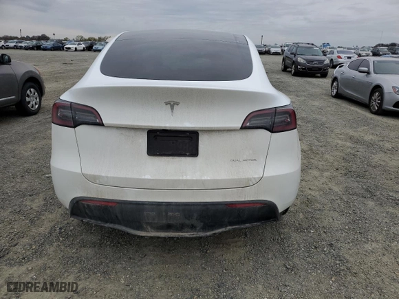 2024 Tesla Model Y Long Range with VIN 7SAYGDEE5RF196156, listed as a Copart auction lot 47400755 with 14,971 mi miles and Salvage Title. Bid and sale history available at carsss.com. Image 6.