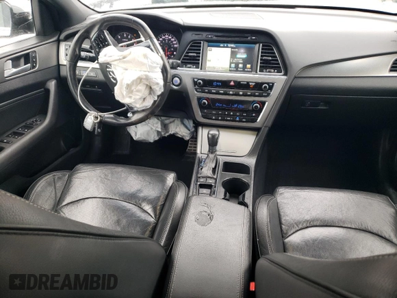 2015 Hyundai Sonata Limited z VIN 5NPE34AB5FH095932, wystawiony jako Copart lot #61799995 z przebiegiem 270 615 mil mil oraz Szkoda całkowita • Salvage title. Historia ofert i sprzedaży dostępna na DreamBid. Obrazek 8.