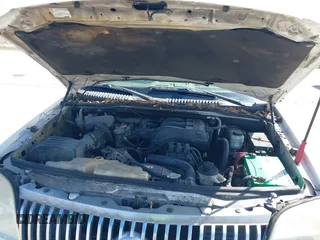 2010 Mercury Mountaineer Premier with VIN 4M2EN3JE7AUJ01320, listed as a IAAI auction lot 41598547 with Not provided miles and . Bid and sale history available at DreamBid. Image 10.