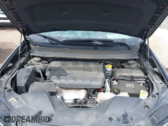 2019 Jeep Cherokee Latitude Plus with VIN 1C4PJMLB5KD489488, listed as a IAAI auction lot 42147598 with 33,002 mi miles and . Bid and sale history available at carsss.com. Image 10.