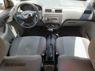 2006 Ford Focus S z VIN 1FAHP34N86W101935, wystawiony jako Copart lot #55773975 z przebiegiem 110 576 mil mil oraz Szkody całkowita. Historia ofert i sprzedaży dostępna na DreamBid. Obrazek 8.