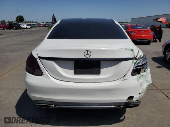 2015 Mercedes-Benz C 300 z VIN 55SWF4JB7FU066375, wystawiony jako Copart lot #56979305 z przebiegiem 107 032 mil mil oraz Szkoda całkowita • Salvage title. Historia ofert i sprzedaży dostępna na DreamBid. Obrazek 6.