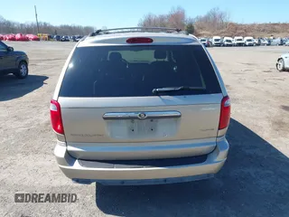 2006 Chrysler Town & Country Touring with VIN 2A8GP54L06R727898, listed as a IAAI auction lot 41893586 with 119,296 mi miles and . Bid and sale history available at DreamBid. Image 16.