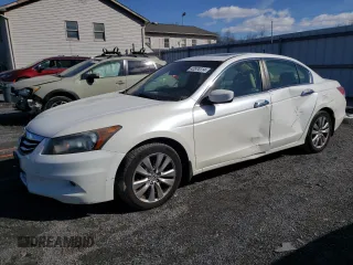 2012 Honda Accord EX-L z VIN 1HGCP3F81CA035847, wystawiony jako Copart lot #42574114 z przebiegiem 178 767 mil mil oraz Nie do naprawy • Non repairable. Historia ofert i sprzedaży dostępna na DreamBid. Obrazek 1.