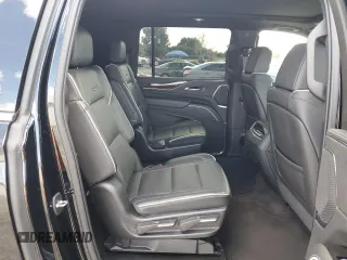 2022 Cadillac Escalade z VIN 1GYS3KKL1NR278826, wystawiony jako Copart lot #45399494 z przebiegiem 62 268 mil mil oraz Szkoda całkowita • Salvage title. Historia ofert i sprzedaży dostępna na DreamBid. Obrazek 11.