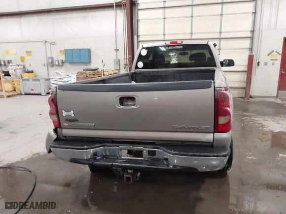 2003 Chevrolet Silverado 2500HD LS with VIN 1GCHK29U73E325301, listed as a IAAI auction lot 41565633 with NaN miles. Bid and sale history available at carsss.com. Image 16.
