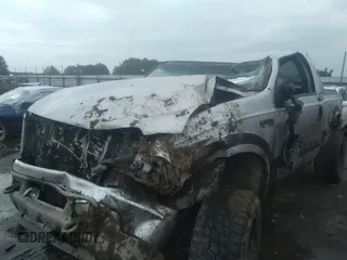 2004 Ford F-250 XL z VIN 1FTNX21P04EB08085, wystawiony jako IAAI lot #36810038 z przebiegiem Nie podano mil oraz . Historia ofert i sprzedaży dostępna na DreamBid. Obrazek 6.
