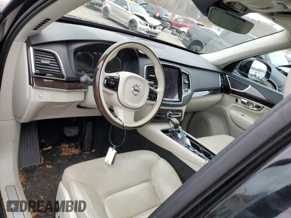 2016 Volvo XC90 T6 Momentum with VIN YV4A22PK1G1093887, listed as a Copart auction lot 69222102 with 67,022 mi miles. Bid and sale history available at carsss.com. Image 8.